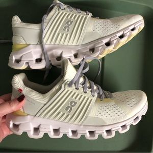 ON Running Shoes Sz. 7.5